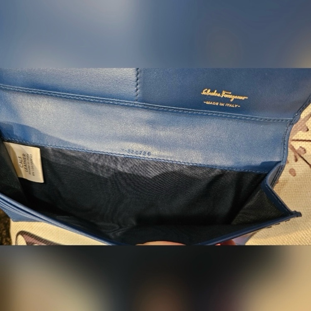EUC Salvatore Ferragamo Blue Wallet - Picture 15 of 16